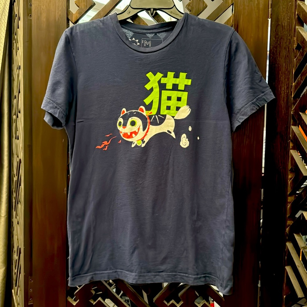 Women's Medium tee with Chinese cat design and "cat" kanji